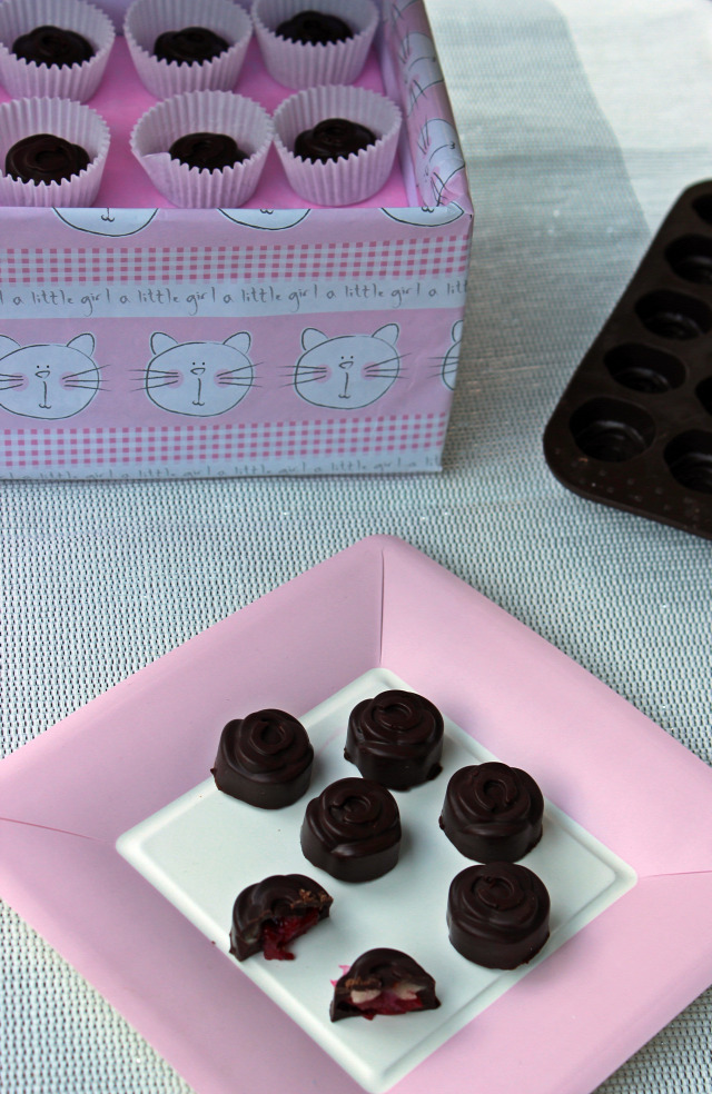 bonbon marcipán meggy étcsokoládé csoki pasztilla édességek