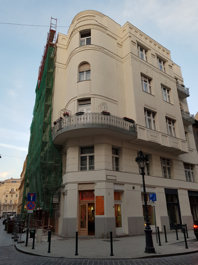 felújítás ingatlanvagyon értékteremtés hozzáadott érték építőipar lakáspiac ingatlanpiac 2018 Budapest Magyarország Ingatlanműhely