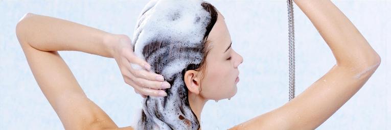 hajmosás hajápolás hajhullás kopaszodás hajbeültetés hajátültetés hajgyógyászat sampon helyes hajmosás hajszárítás