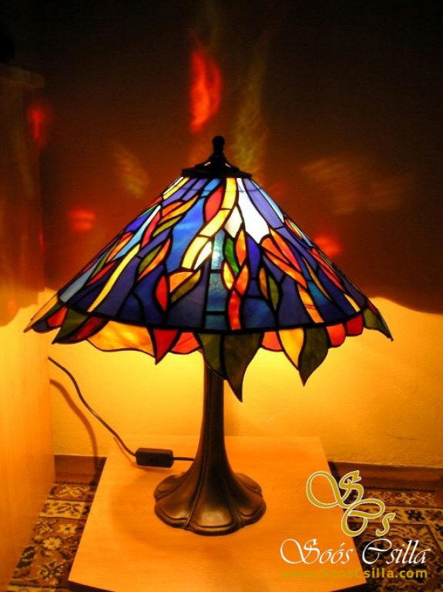 tiffany lámpa tiffany technika ólomüveg tiffany csillár tiffany álló lámpa tiffany lámpa készítés tiffany üveg ólomüveg lámpa ólomüveg csillár