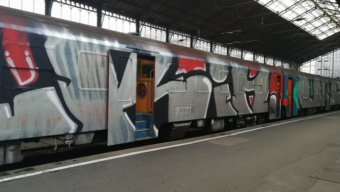 vasút graffiti MÁV-Start bűncselekmény dizájn