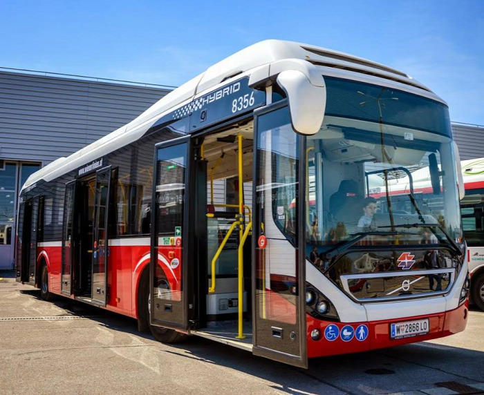 Budapest busz közút Tarlós István hibrid BKV Volvo
