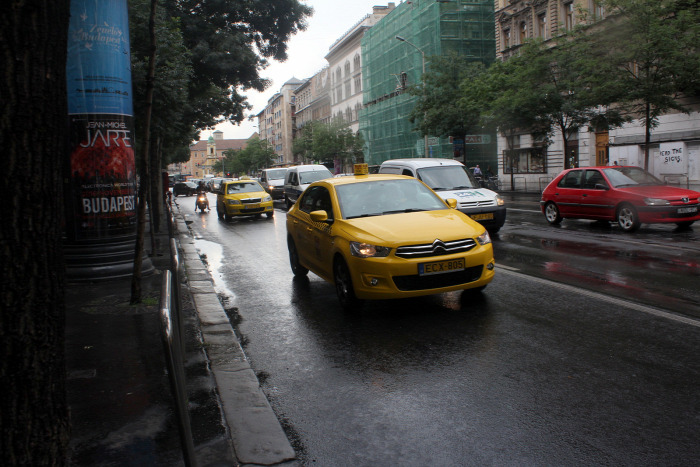 Budapest Tarlós István közút taxi Nemzetgazdasági Minisztérium magazin