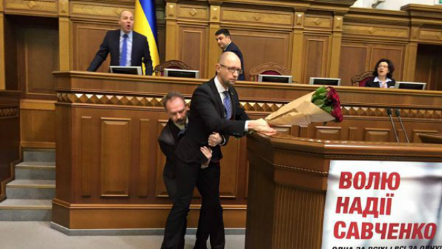 pofon ukrán parlament ukrajna politika verekedés