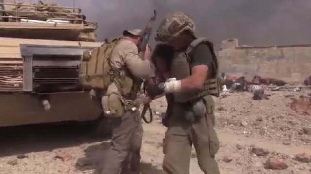 irak moszul ostrom földön iszlám állam mesterlövész segélymunkás különleges erők