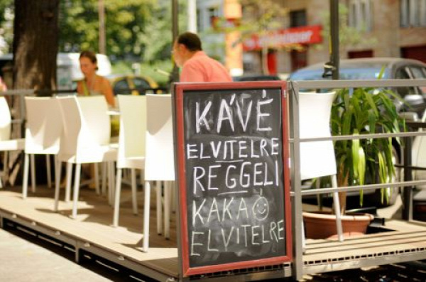 séta hétvége család gyermekkor építészet épületek Budapest legjobb helyei Újlipótváros Bauhaus Pozsonyi út Szent István park lokálpatrióták baba bababarát családcentrikus ajánló Dunapark Briós Pagony Phönix-ház 13.kerület Duna mellett