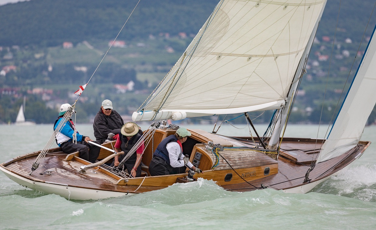 50. Kékszalag Erste Nagydíj  Kékszalag  verseny  időjárás  szél  eső  Balaton