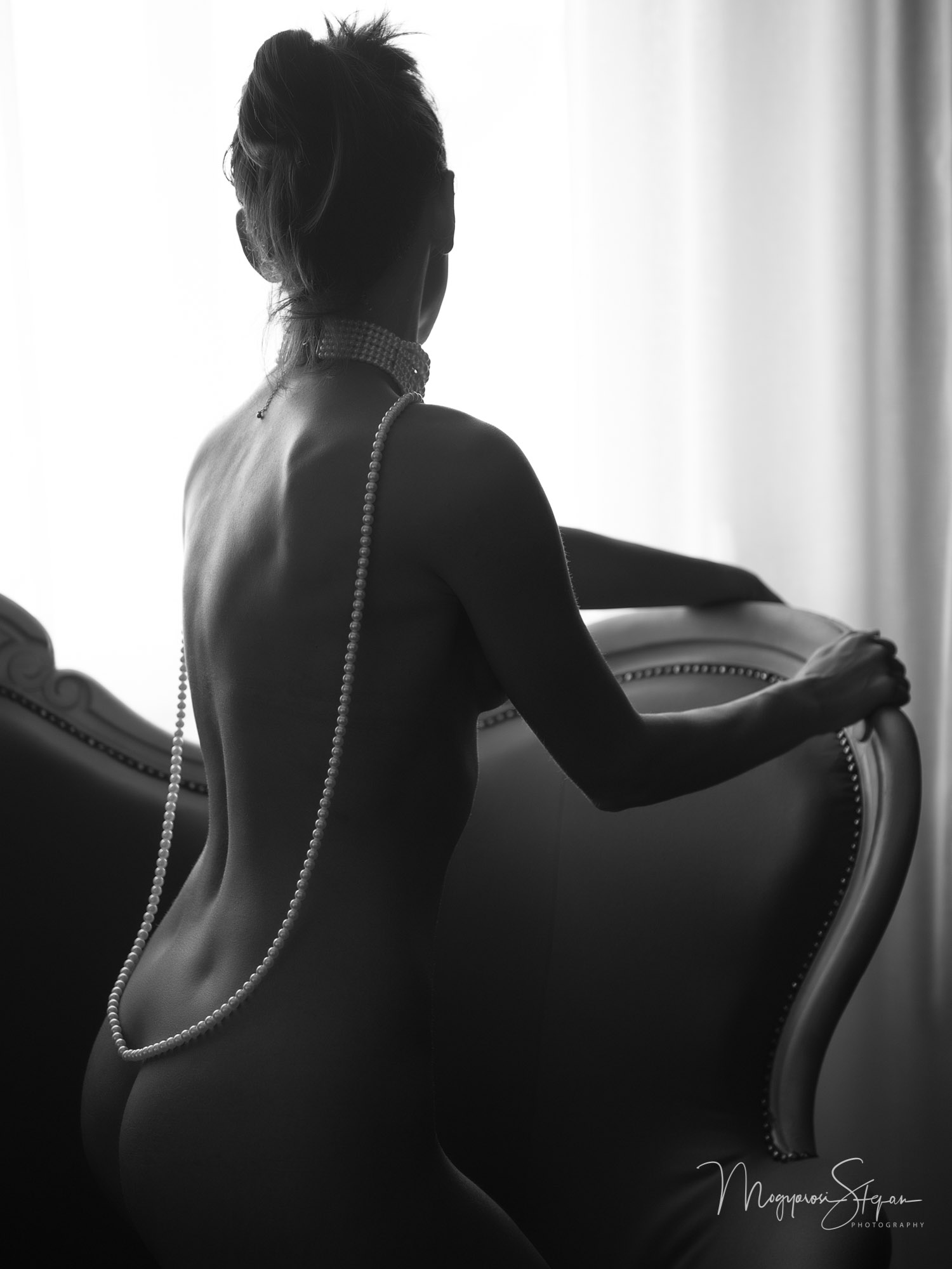 akt aktfotó nude photography amatőr gyöngy nőiesség