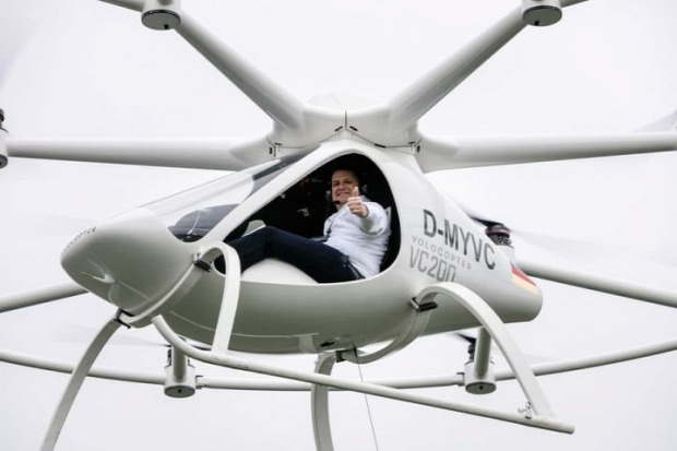 drón  helikopter első emberszállító