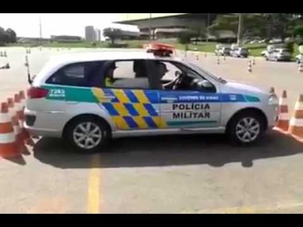 parkolás kiállás rendőr brazil