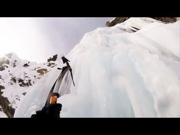hegymászó szikla jég esés zuhanás