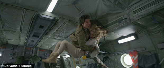 mozi film múmia Tom Cruise súlytalanság repülő