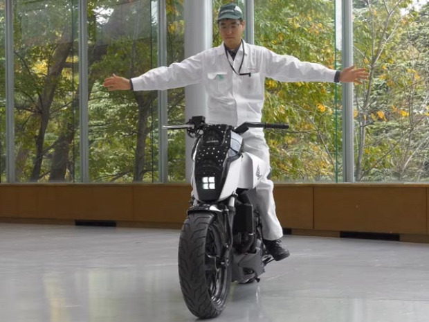 Honda motor motorkerékpár egyensúlyoz