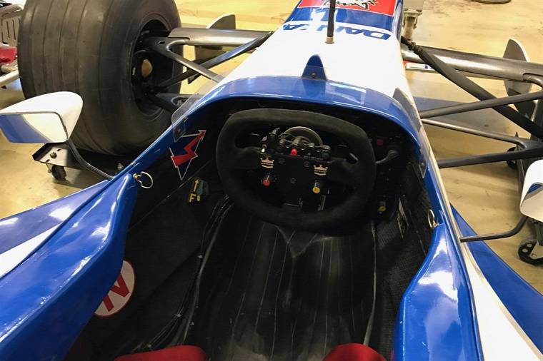 F1 Forma-1 Damon Hill eladó Forma-1-es autó Arrows A18