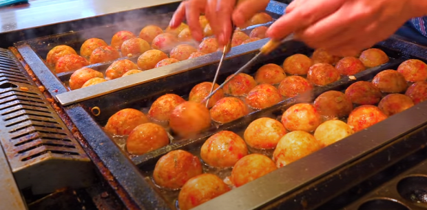 videó Japán Street Food utcai szakács