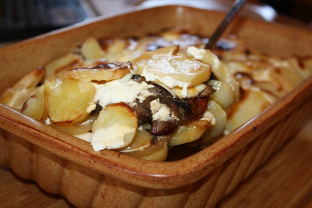 Recept főétel melegétel rakott krumpli gomba szalonna
