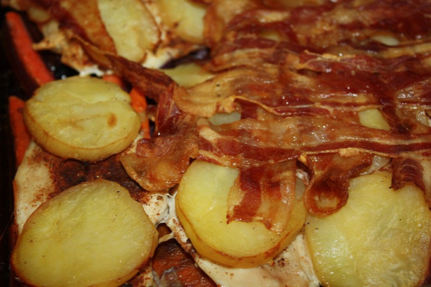 recept főétel melegétel húsétel csirke bacon répa burgonya krumpli