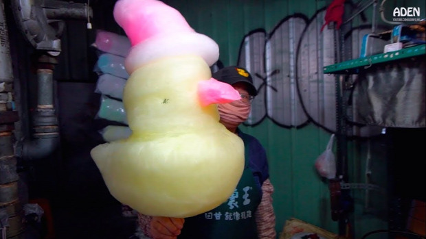 videó  streetfood vattacukor mikulás kacsa