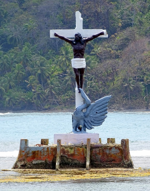 Isla Grande jelképe a fekete Jézust evő pelikán
