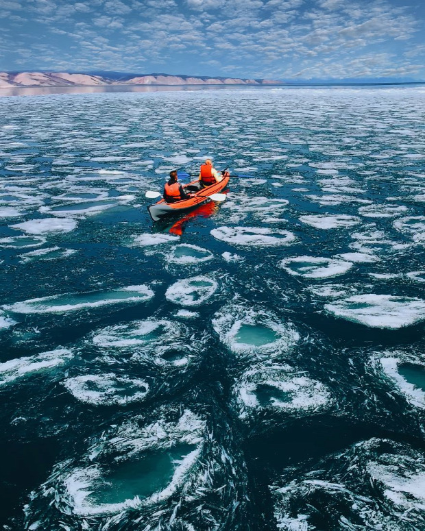 A világ érdekes Bajkál-tó jég kajak fóka