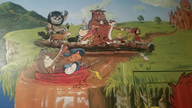 A világ érdekes gyerek szoba Disney festés