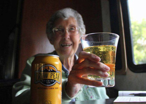 A világ érdekes norma höld hölgy idős 90 éves rák