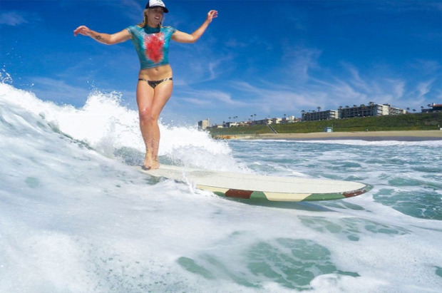 surf szörf ruha testfestés