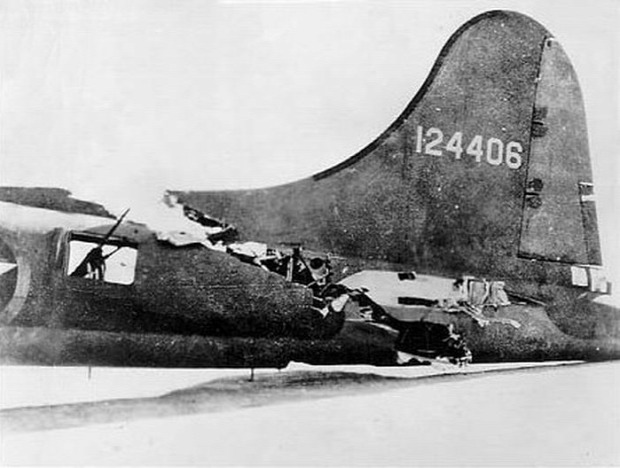 A világ érdekes világháború második B-17 repülő erőd bombázó