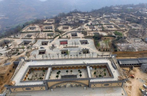 A világ érdekes Kína Hunan Sanmenhi föld alatti lakás