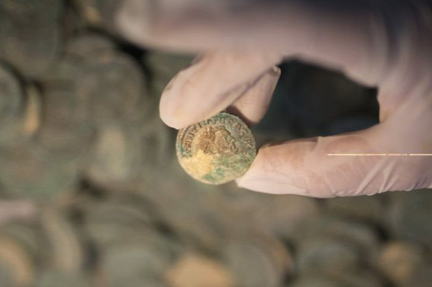 A világ érdekes Spanyolország római kincs rézpénz amfóra