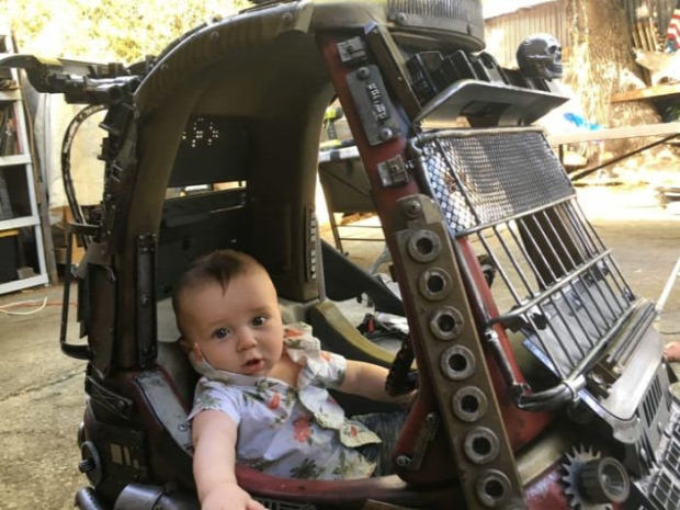 A világ érdekes óvoda baba kocsi Mad Max