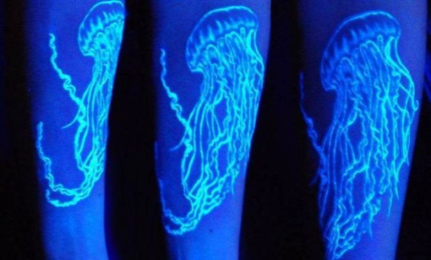 A világ érdekes tetoválás tetkó UV