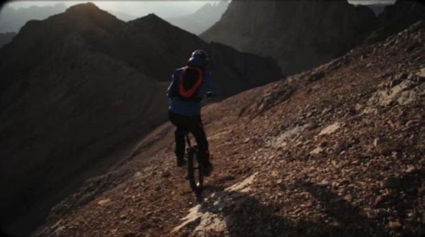 A világ érdekes extrém sport egykerekű monocikli hegy downhill mountain