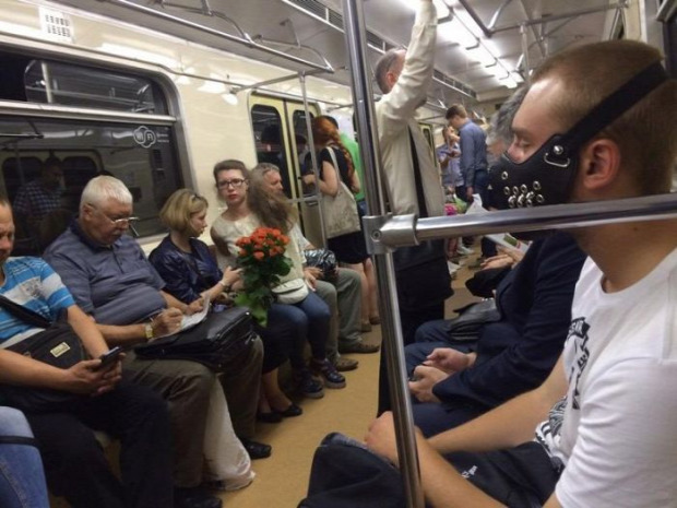 orosz  metró utas furcsa A világ érdekes