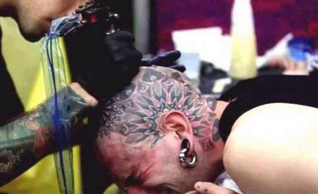 A világ érdekes ijesztő tetoválás testmódosítás