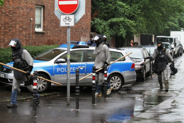 A világ érdekes német rendőr késálló láncing