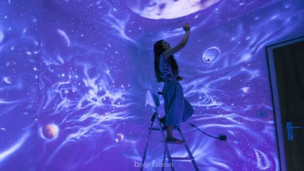 A világ érdekes UV ultraviola festés szoba