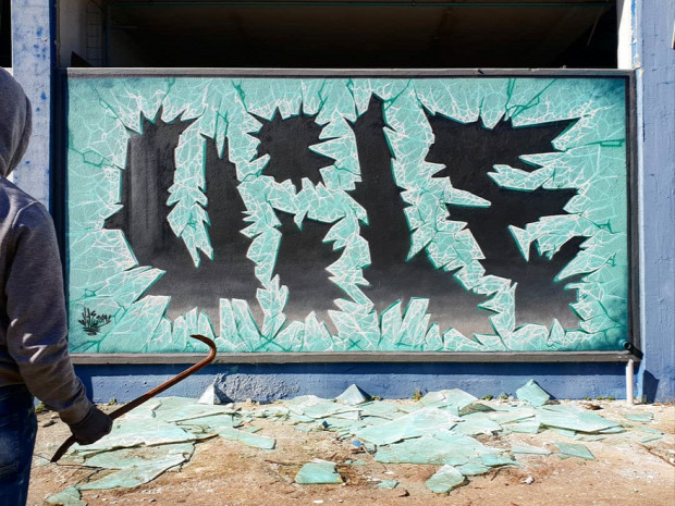 A világ érdekes graffiti 3D fal lyuk rés átlátszó