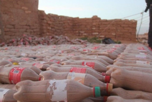 A világ érdekes Algéria PET palack ház tégla