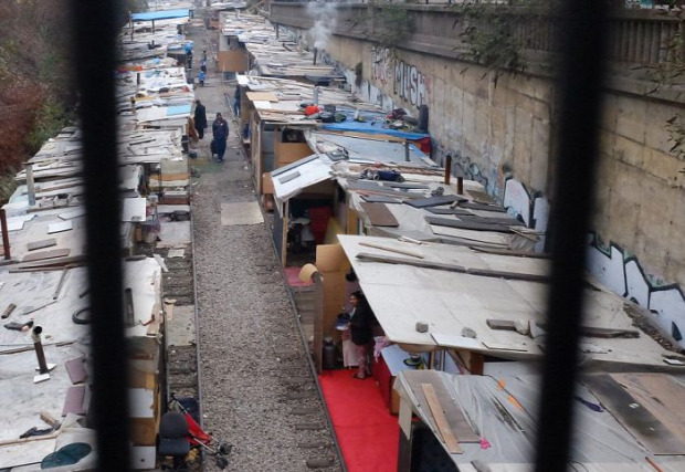 A világ érdekes Párizs tábor vasút roma