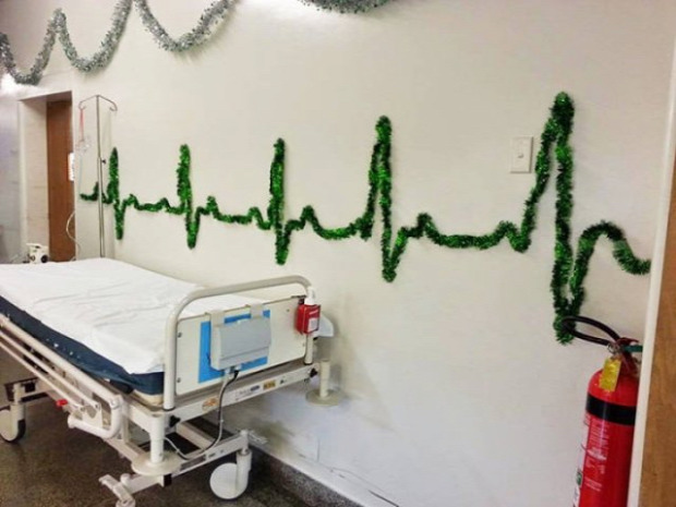 karácsony kórház dekoráció