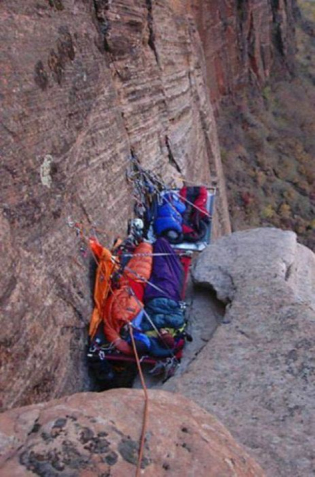 A világ érdekes hegymászó alvás