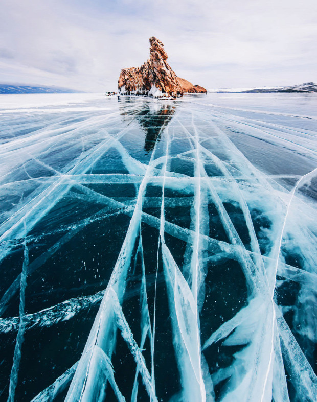 A világ érdekes Bajkál-tó jég