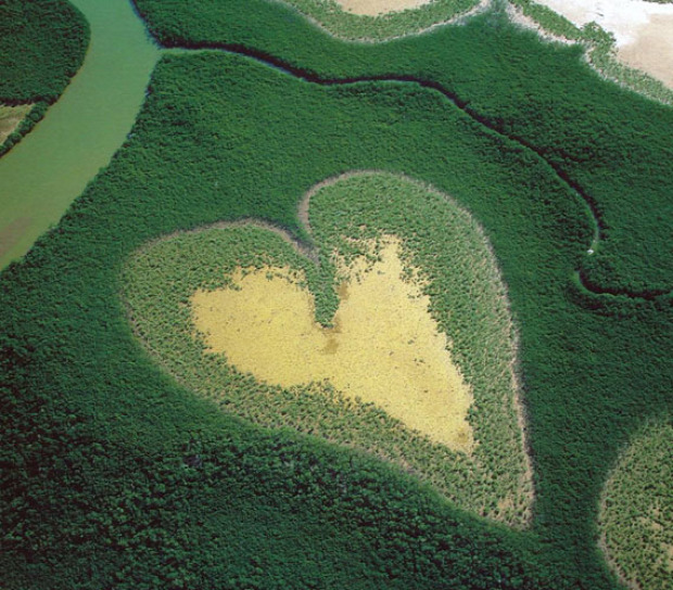 tó szív  alakú