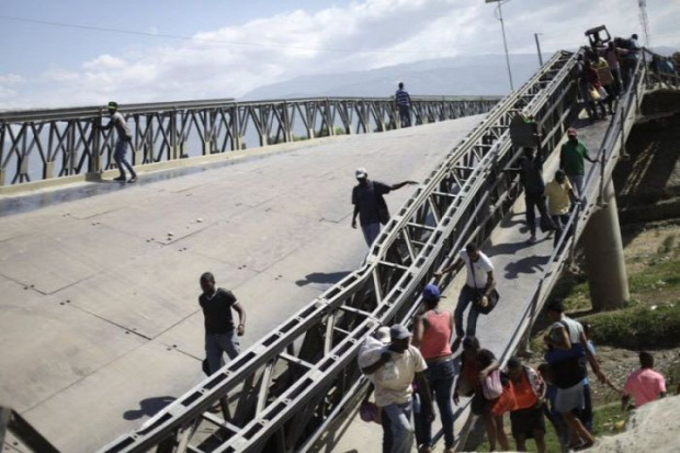 Haiti leomlott híd