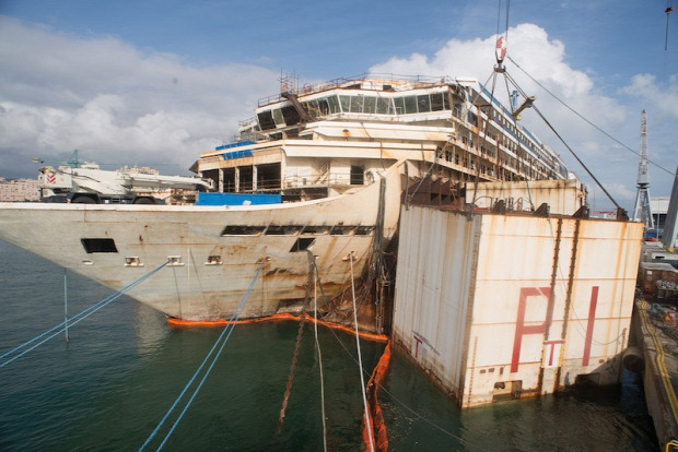 A világ érdekes Costa Concordia bontás utolsó képek