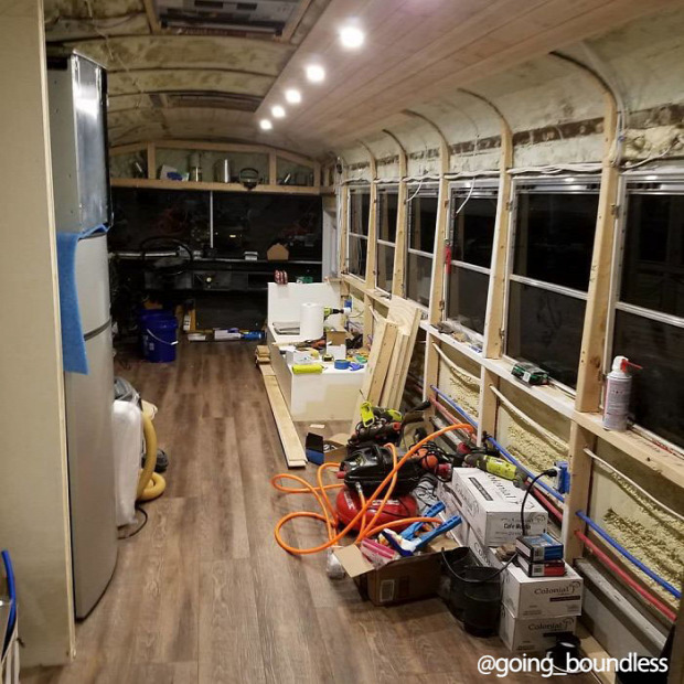 iskolabusz átalakítás lakóautó lakóbusz