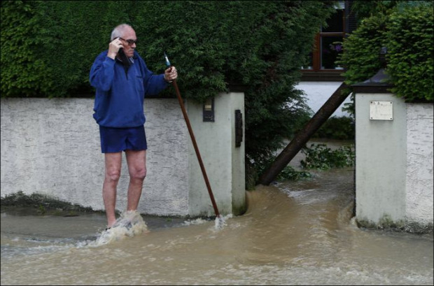 A világ érdekes Felhőszakadás villám áradás Németország Franciaország