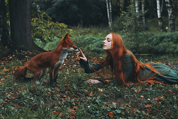 A világ érdekes tündérmese piroska vörös hajú róka