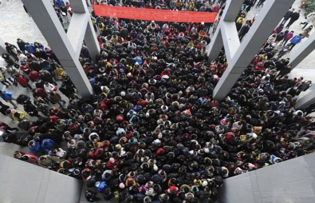 A világ érdekes tömeg Kína zsúfolt